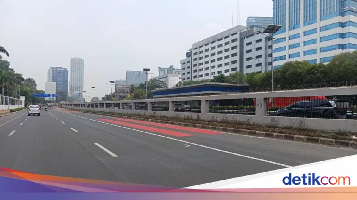 Evakuasi Tabrakan 2 Truk di Depan DPR Selesai, Lalin Kembali Normal