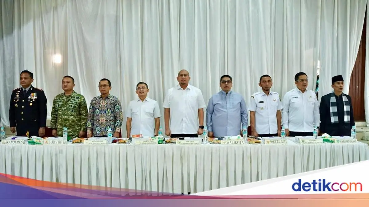 Kawal Pembangunan Tol Sicincin-Bukittinggi, Andre Rosiade Serap Aspirasi Warga Padang Panjang