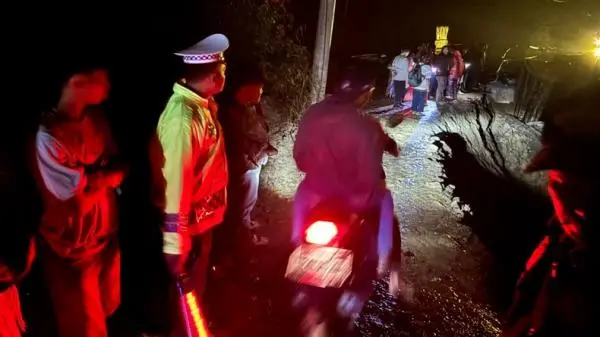 Jalinsum Sipirok Ambles, Polisi Tutup Jalan dan Alihkan Arus ke Jalur Alternatif