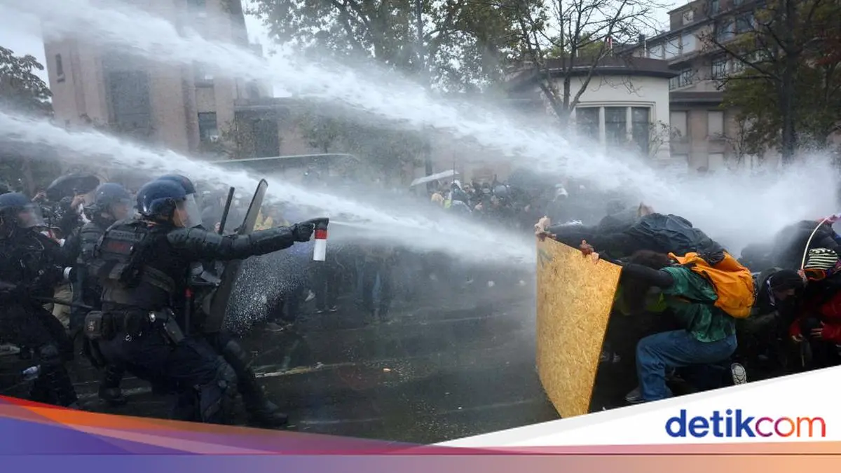 Ricuh Unjuk Rasa Lanjutan di Prancis, Hampir 1.000 Orang Ditangkap
