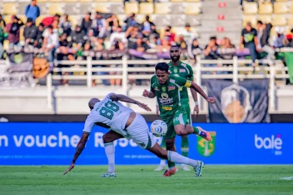 Hasil Super League: Dramatis! Persebaya Selamat dari Kekalahan Kontra PSS Sleman