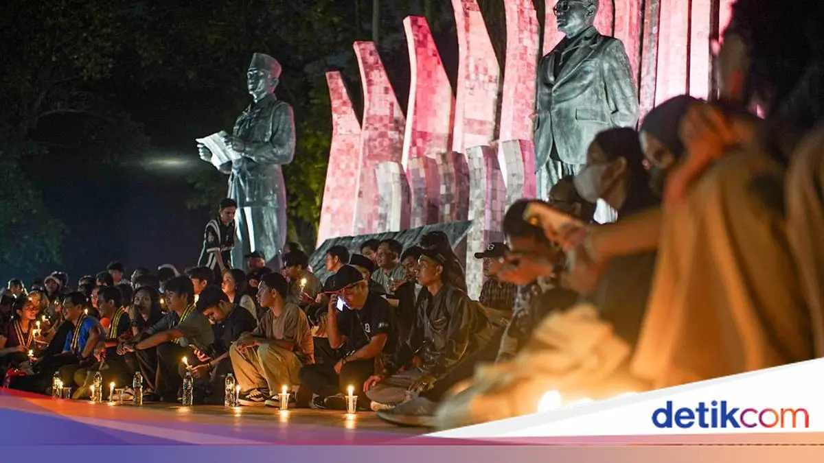 Ratusan Orang Suarakan Kepedulian Lingkungan Lewat Doa dan Lilin