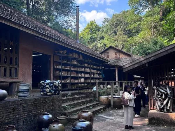 Rumah Keramik Doy Din Dang Pottery Chiang Rai, Destinasi Gen Z Estetik di Thailand!