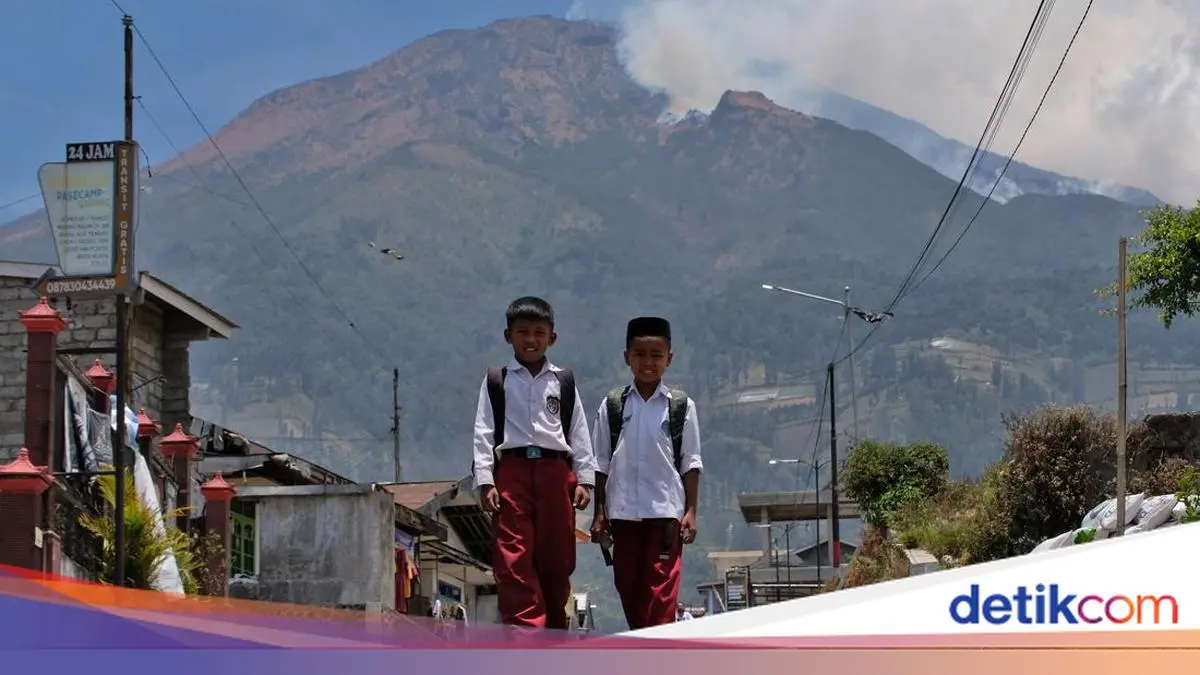 Kebakaran Hutan Gunung Sumbing Meluas, Asap Membubung hingga Dekati Temanggung