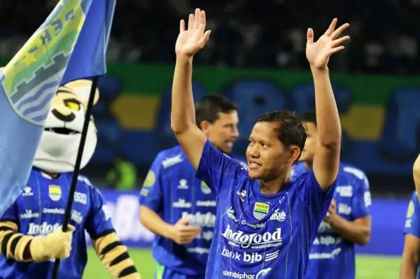 Gol Penalti Mariano Peralta Bawa Persib Kalahkan Viettel, Adam Alis Bicara soal Mental Tim