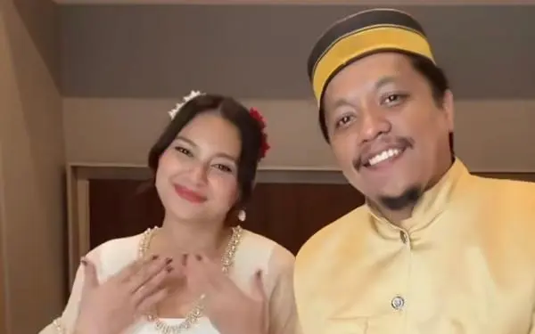 Indah Permatasari Hamil Anak Kedua, Reaksi Arie Kriting Bikin Haru