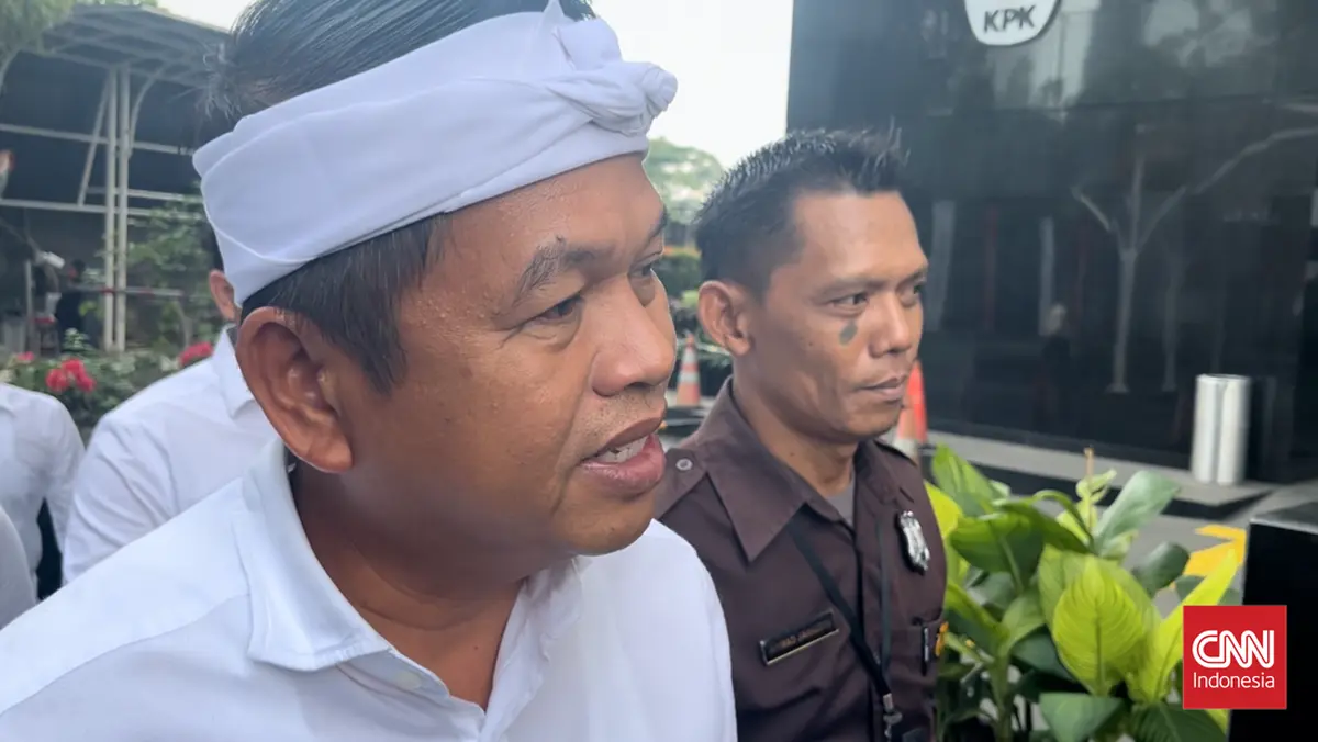 Pemprov Jabar Kerahkan Water Bombing Padamkan Karhutla Gunung Ciremai