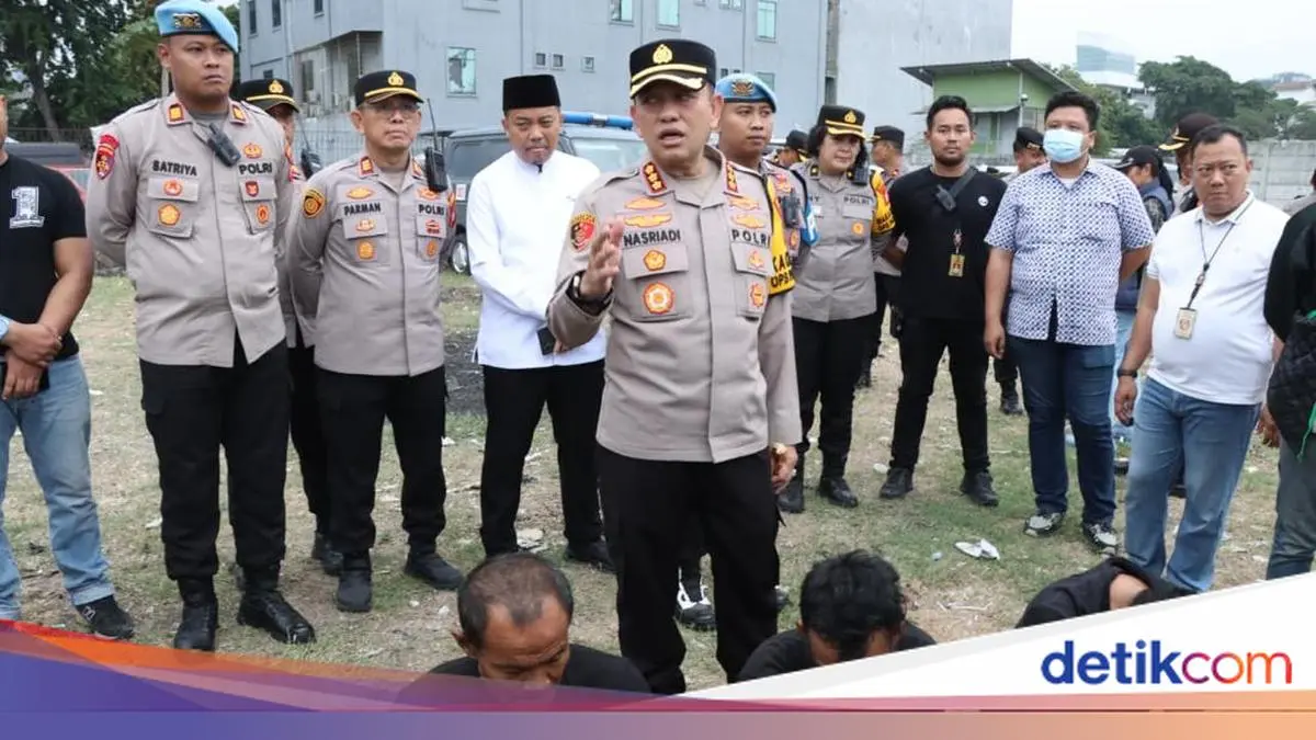 Polisi Gerebek Kampung Boncos Jakbar, 3 Orang Ditangkap Terkait Narkoba