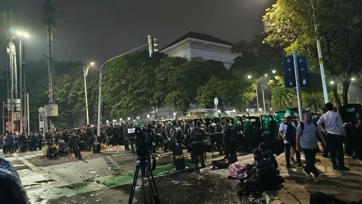 Momen Massa Demo Dibubarkan Berujung Ricuh di Imam Bonjol