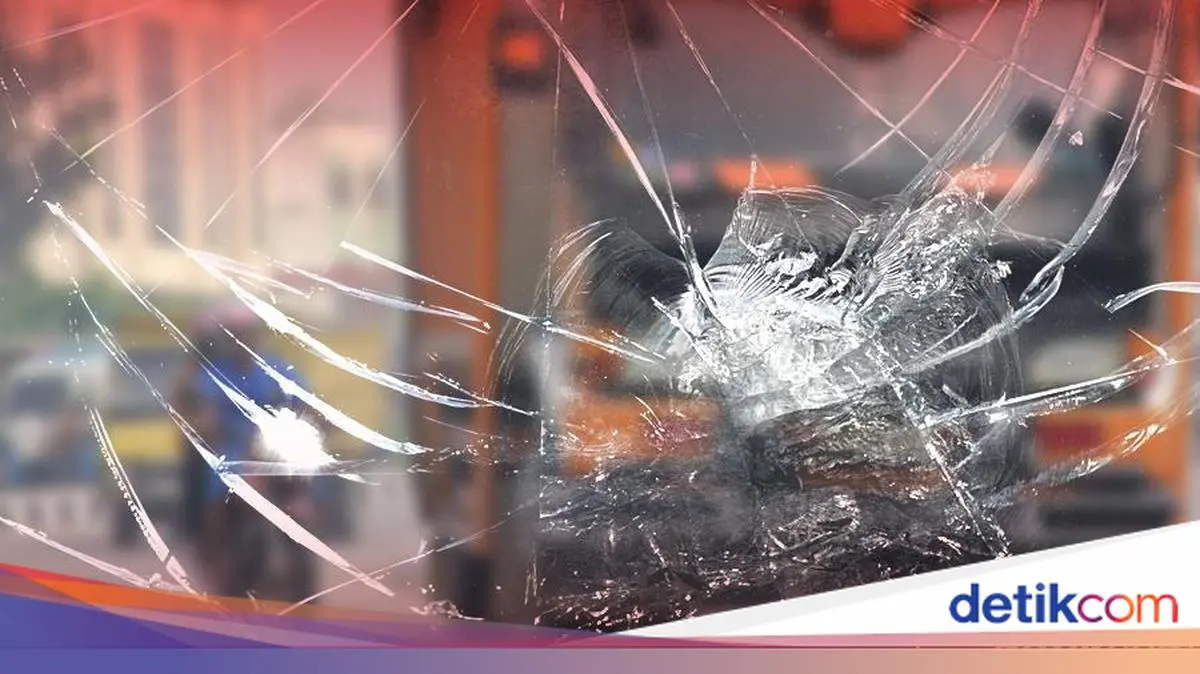 Pemotor Tewas Terbentur Truk Usai Senggolan di Batuceper Tangerang