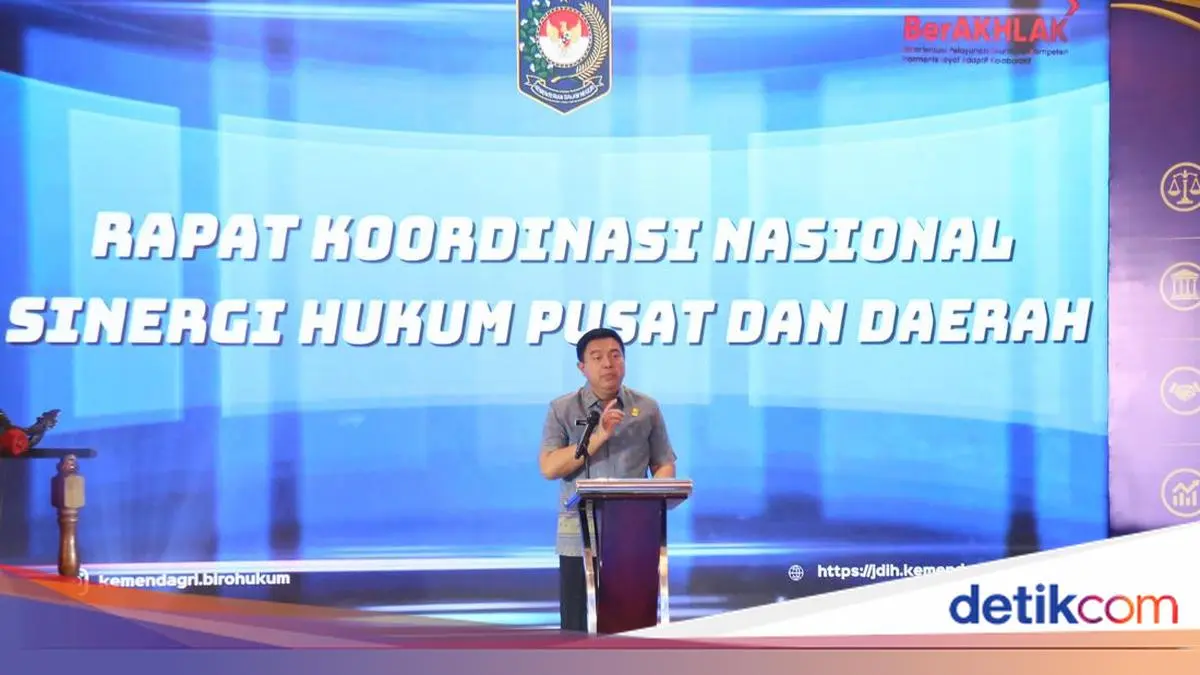 Sekjen Kemendagri Minta Pemda Susun Aturan yang Permudah Layanan Warga