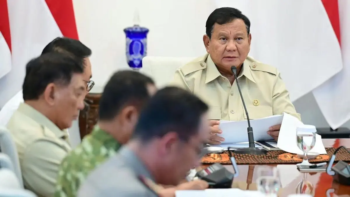 Prabowo Kumpulkan Jajaran Menteri Bahas Karhutla Hari Ini