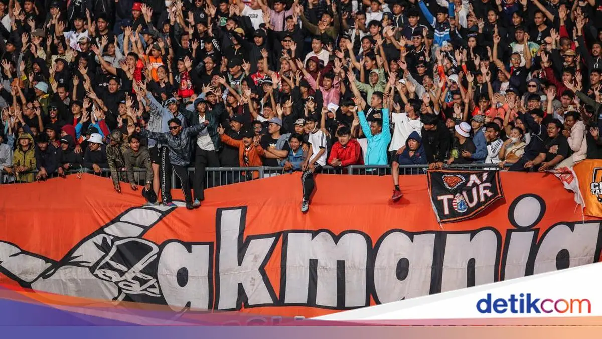 Polisi Amankan Pertandingan Persita Vs Persija di Serang Usai Suporter Ricuh