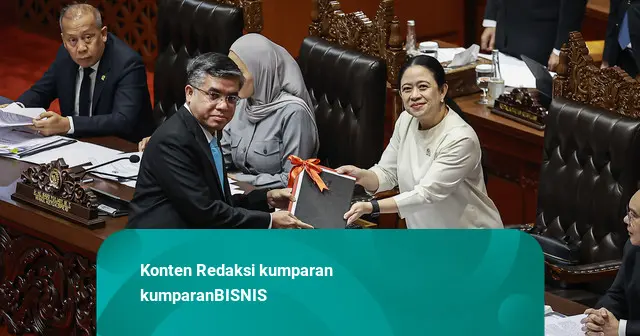 Populer: UU Ketenagakerjaan Hapus Pengali Pesangon; Industri Mamin Tumbuh