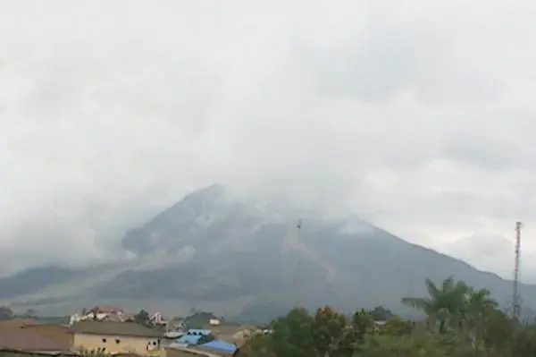 Status Gunung Sinabung Turun Jadi Waspada, Warga Tetap Dilarang Mendekat