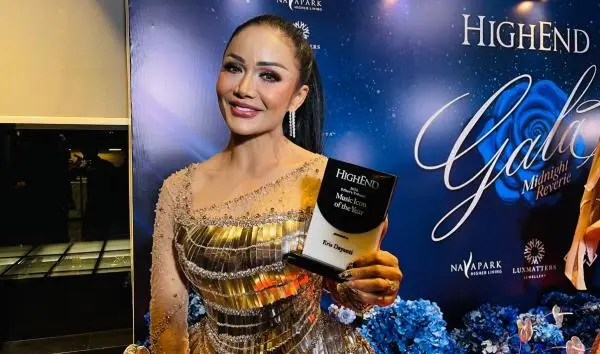 Kris Dayanti Raih Music Icon of the Year dan Best Dressed di HighEnd Gala Midnight Reverie