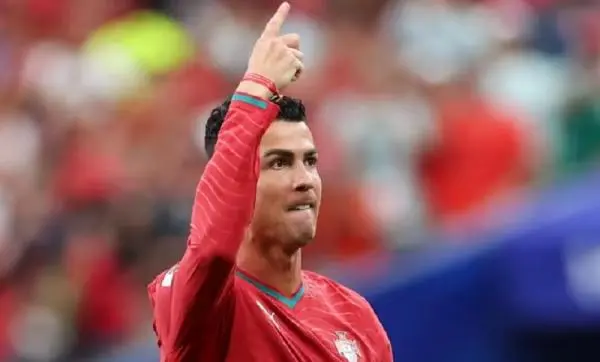 Cristiano Ronaldo Jadi Pelatih Timnas Portugal? Pernyataan Legenda MU Jadi Sorotan