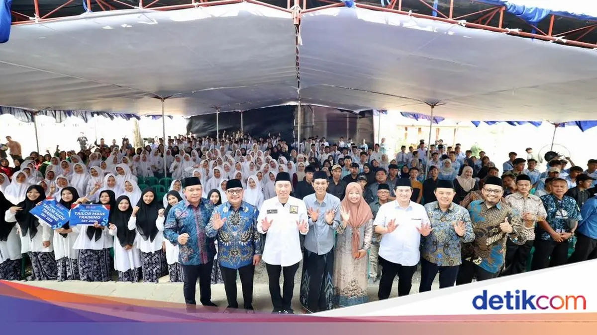 Ibas Dorong Santri Kendal Kuasai Ilmu Agama dan Keterampilan Kerja