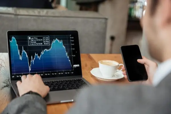 10 Saham Paling Cuan Sepekan, MKNT Melonjak 83 Persen saat IHSG Anjlok
