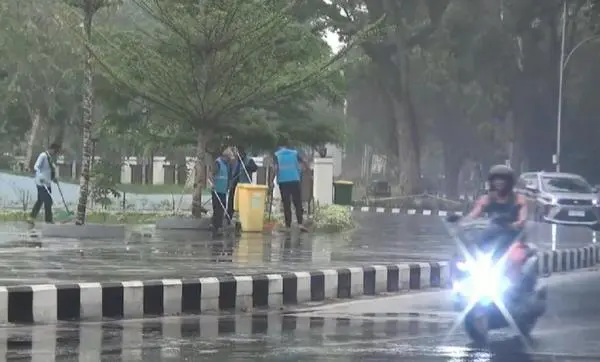 2 Jam Diguyur Hujan, Kabut Asap Karhutla di Palangka Raya Mulai Lenyap