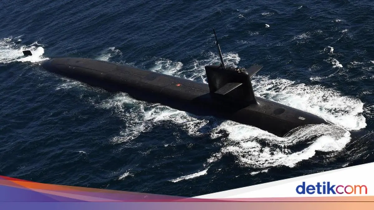 Prancis Uji Tembak Rudal Nuklir dari Kapal Selam, Diawasi Macron