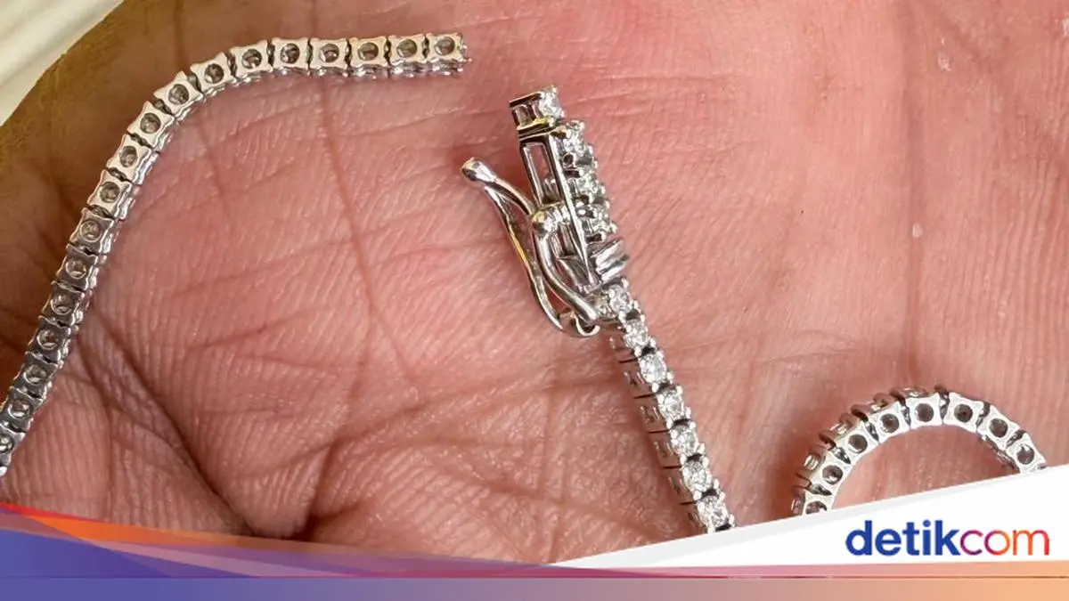 Polisi Bantu Warga Temukan Berlian Rp 300 Juta yang Hilang di Soetta