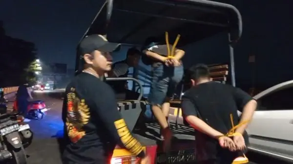 Tawuran Pemuda dan Geng Motor di Makassar Gunakan Busur Panah dan Parang, 8 Orang Ditangkap