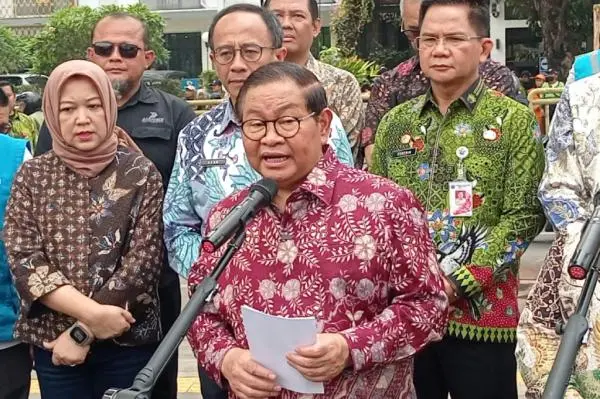 Pramono Larang Mengamen di Mikrotrans: Harus Ditertibkan