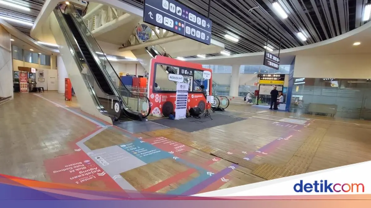 Petunjuk Warna-warni Dipasang di Halte CSW, Warga Kini Tak Khawatir Nyasar