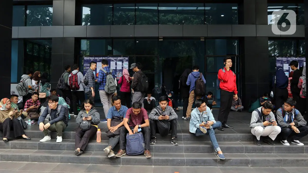 Mulai Tahun Depan, Pencari Kerja di Jakarta Bisa Naik Transportasi Gratis