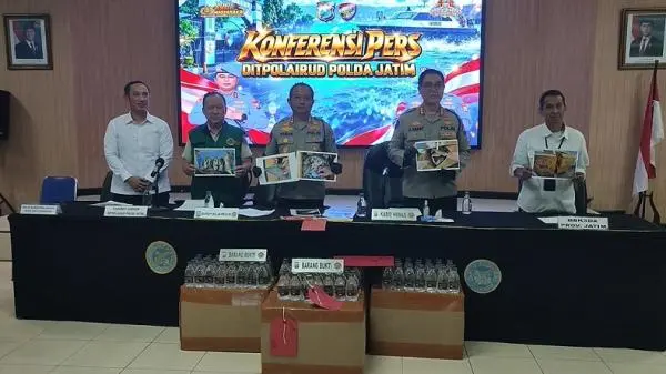 Polisi Ungkap Penyelundupan Sirip dan Insang Hiu Senilai Rp200 Juta