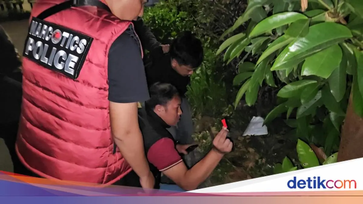 Pengedar Narkoba di Bogor Tempelkan Sabu di Pot Bunga hingga Batu