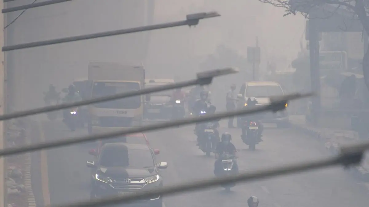 Jerit Hati Pedagang, Kabut Asap Palembang Bikin Kesehatan-Omset Turun