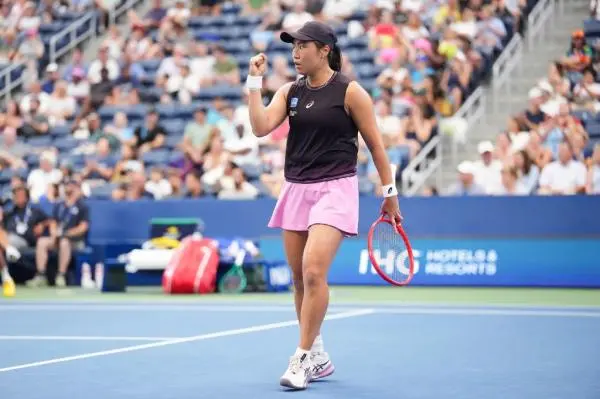 Janice Tjen Hancurkan Polina Kudermetova, Tiket 16 Besar Guangzhou Open 2026 di Tangan!