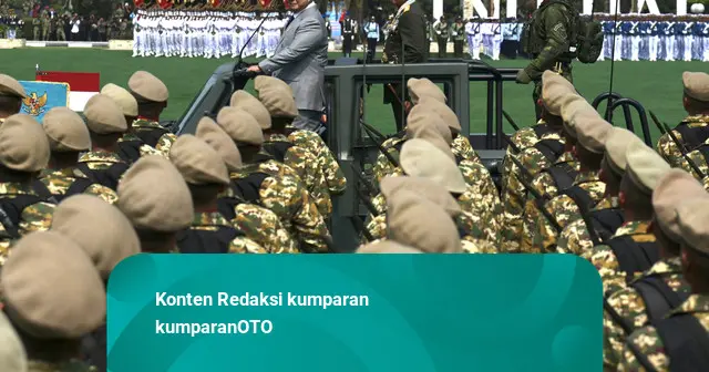 Prabowo Naik Maung MV3 Tangguh di HUT ke-81 TNI